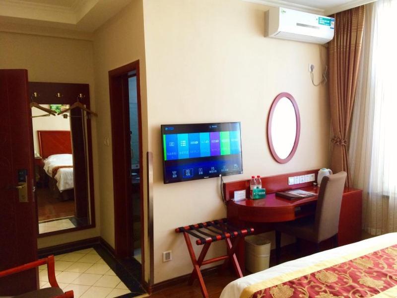 Greentree Inn Bole Wanxianghui Express Hotel Экстерьер фото