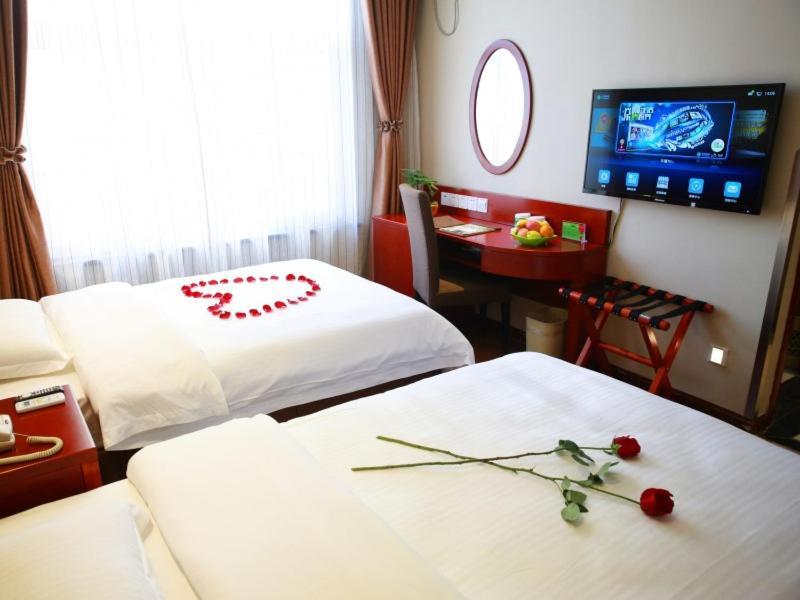Greentree Inn Bole Wanxianghui Express Hotel Экстерьер фото