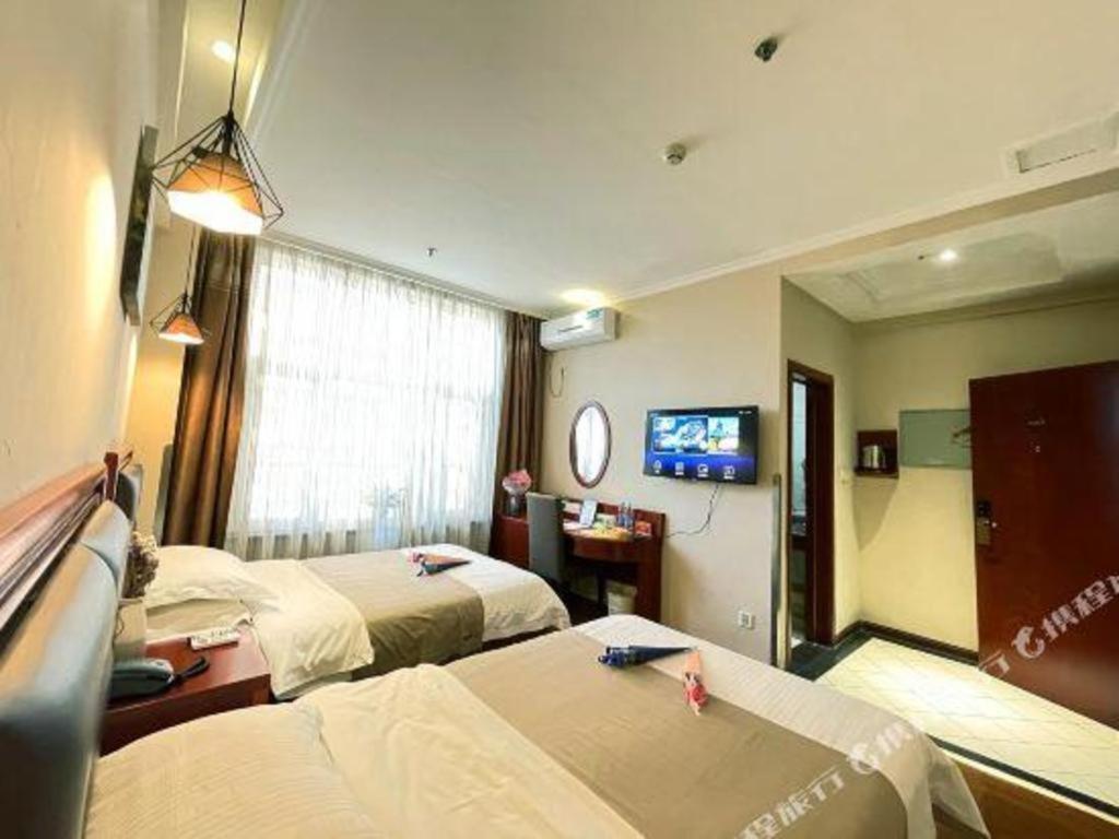Greentree Inn Bole Wanxianghui Express Hotel Экстерьер фото