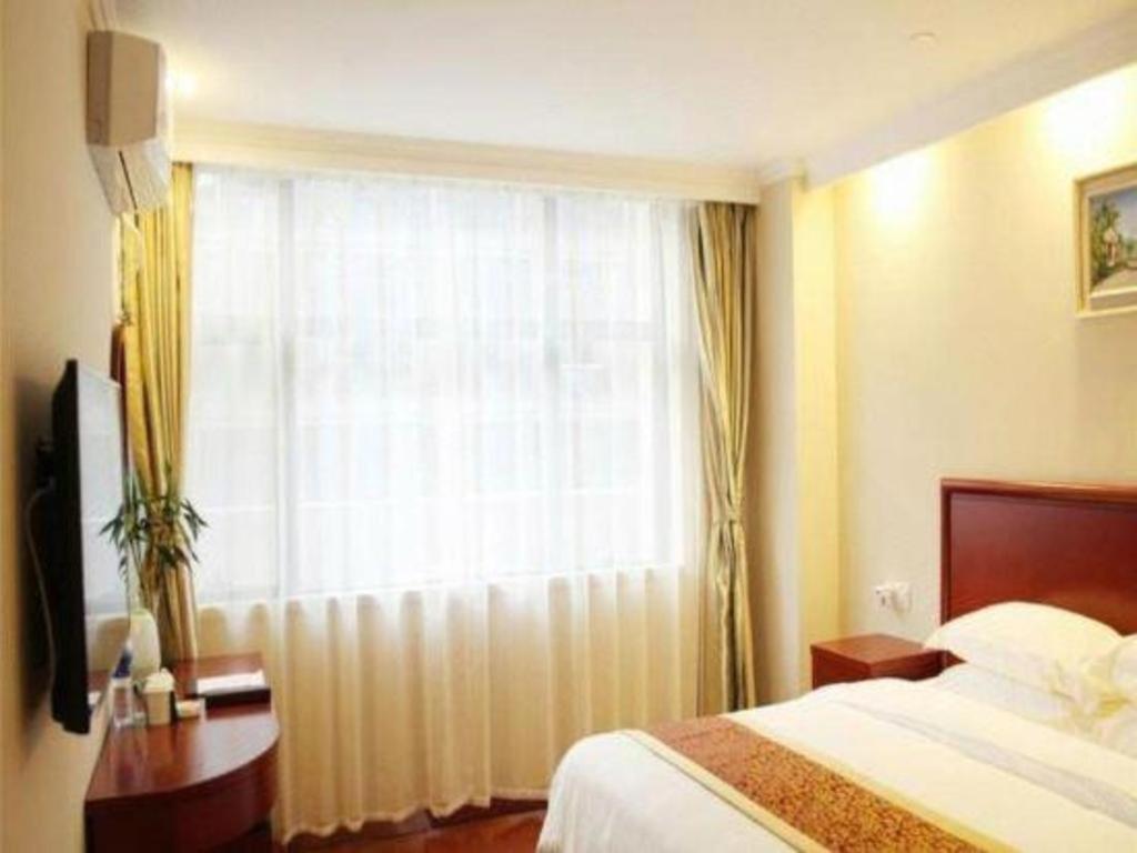 Greentree Inn Bole Wanxianghui Express Hotel Экстерьер фото