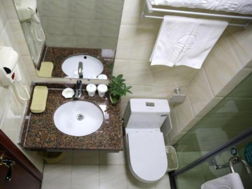 Greentree Inn Bole Wanxianghui Express Hotel Экстерьер фото