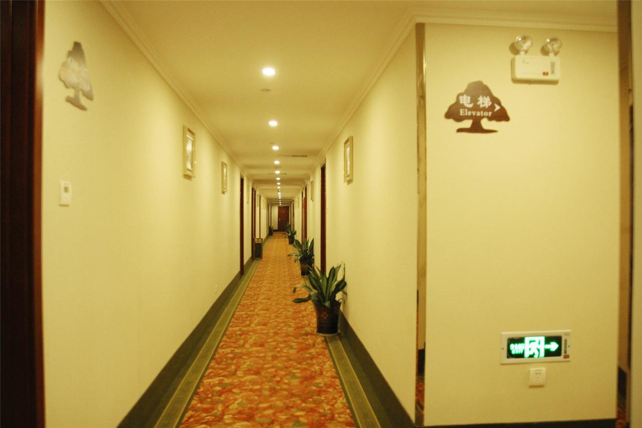 Greentree Inn Bole Wanxianghui Express Hotel Экстерьер фото