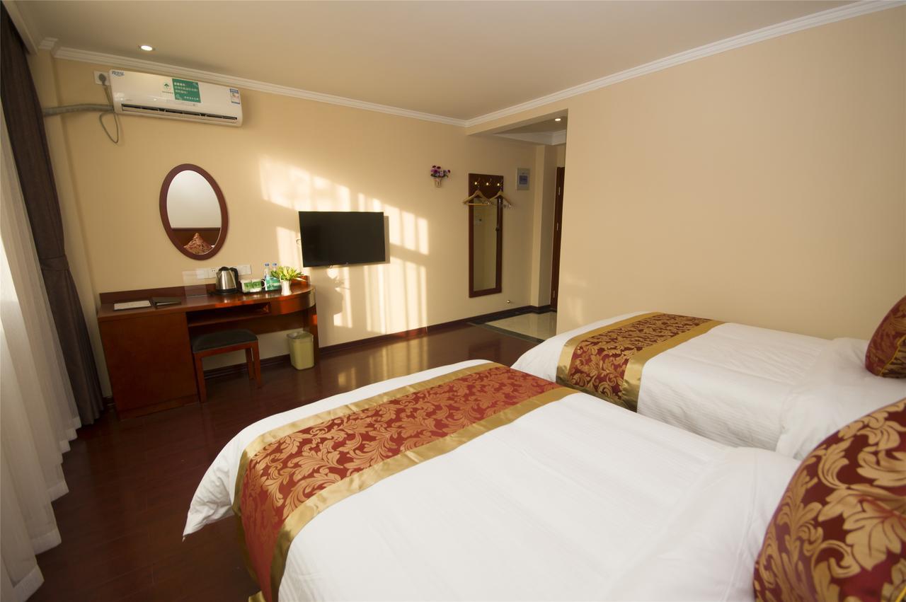 Greentree Inn Bole Wanxianghui Express Hotel Экстерьер фото