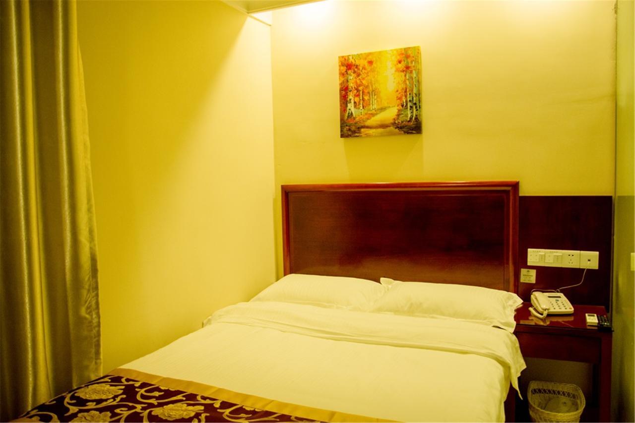 Greentree Inn Bole Wanxianghui Express Hotel Экстерьер фото