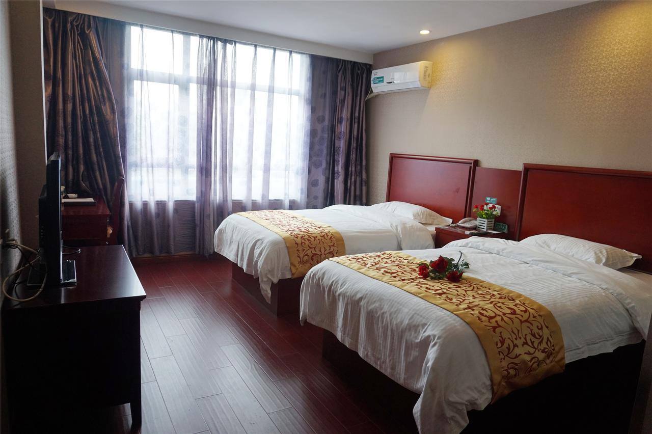Greentree Inn Bole Wanxianghui Express Hotel Экстерьер фото
