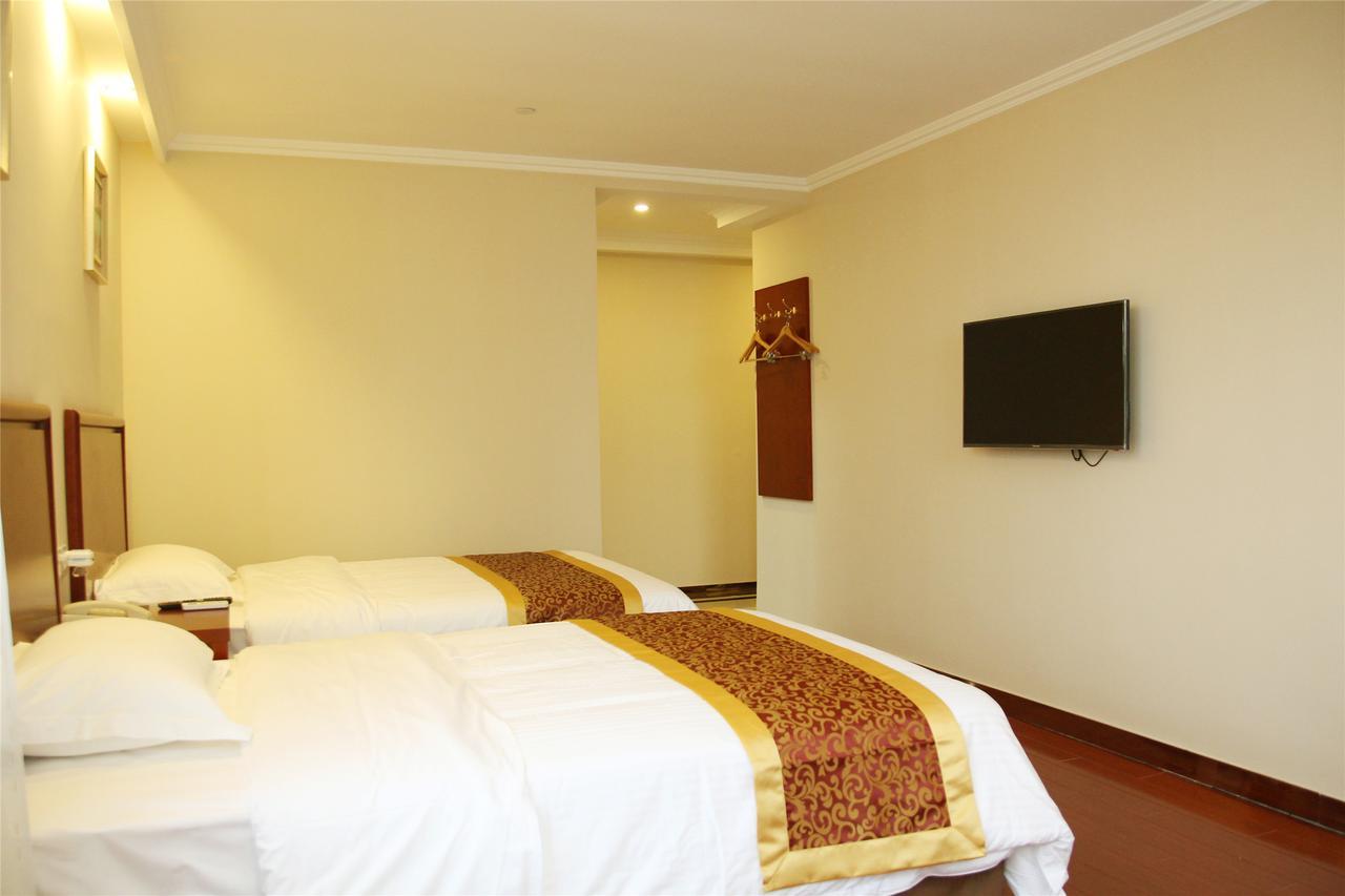 Greentree Inn Bole Wanxianghui Express Hotel Экстерьер фото