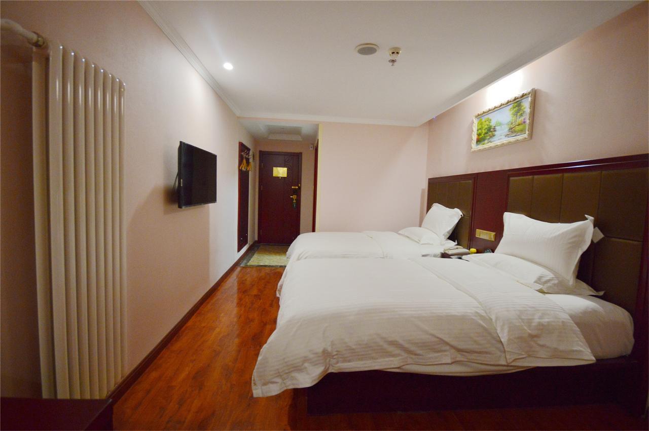 Greentree Inn Bole Wanxianghui Express Hotel Экстерьер фото