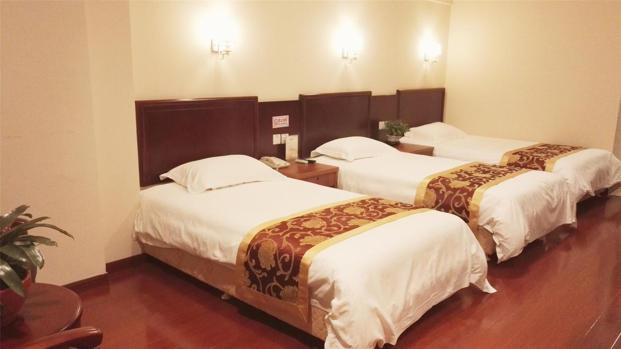 Greentree Inn Bole Wanxianghui Express Hotel Экстерьер фото